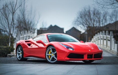  Top  Bijuterii pe patru roți: 3 cele mai scumpe mașini din lume