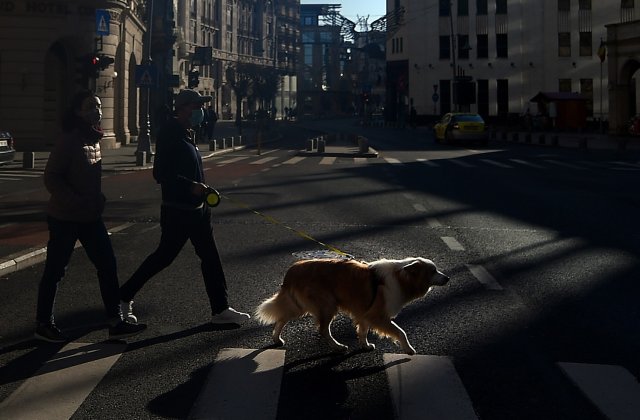 Primul weekend în care centrul Bucureştiului devine pietonal, ocazionat de proiectul „Străzi deschise”