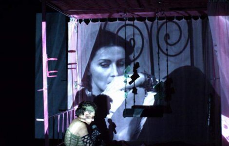 Mihaela Radulescu povesteste "Istoria unei iubiri" alaturi de Mandinga