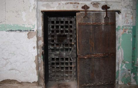 Polonia isi recunoaste rolul in programul inchisorilor secrete ale CIA