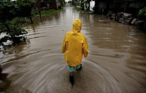 Furtuna tropicala in Mexic: Cel putin 13 morti