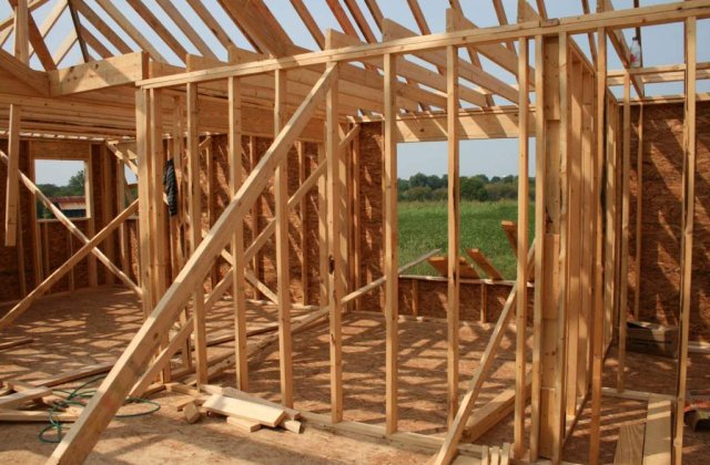 Numarul autorizatiilor de construire pentru locuinte a scazut in primele sapte luni cu 2,6%