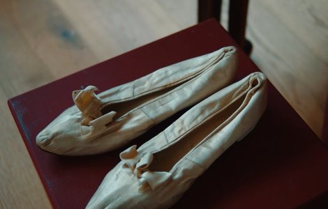 Articole de lenjerie care i-au aparţinut împărătesei Sissi a Austriei vor fi scoase la licitaţie