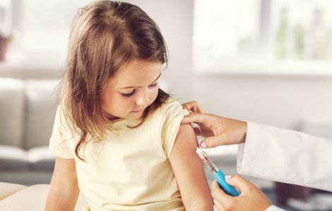 Copiii cu vârsta cuprinsă între 12 și 15 ani se pot vaccina, începând de astăzi