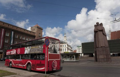  Video  Un autobuz a zdrobit totul in calea sa