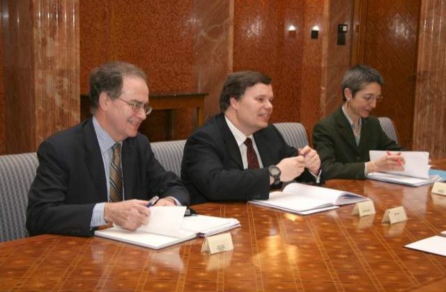 Cum ne "vinde" Guvernul catre FMI