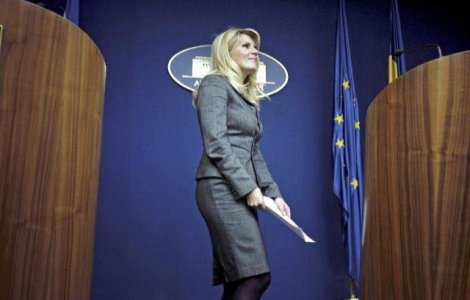 Cine o protejeaza pe Udrea?