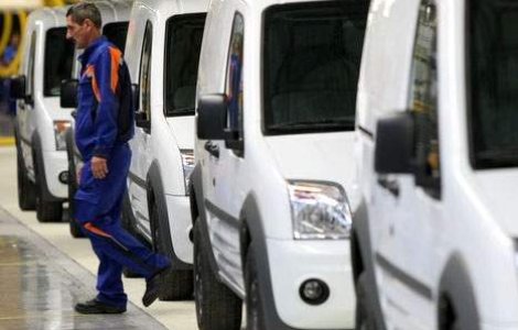 Uzina Ford de la Craiova va intrerupe productia; angajatii - in somaj tehnic