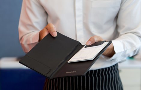 Bărbat cercetat penal pentru că nu a achitat nota de plată pentru un eveniment