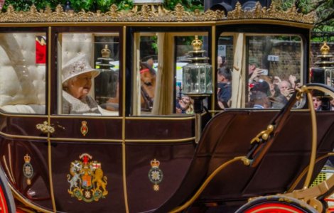 Palatul Buckingham a propus schimbări în ceea ce o privește pe regina Elisabeta