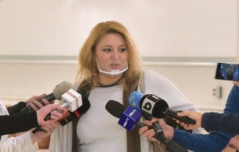 VIDEO Diana Șoșoacă, scandal la centrul de vaccinare din Piaţa Constituţiei: „Nu vă este rușine?”