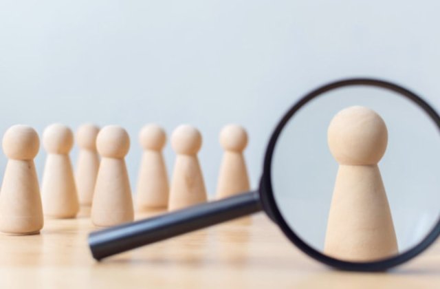 Ce este un sistem HCM și cum îți poate îmbunătăți afacerea?