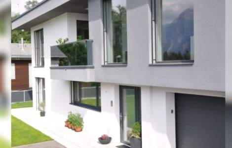 Diferențe aluminiu versus PVC. Cum alegi materialul potrivit pentru ferestre?