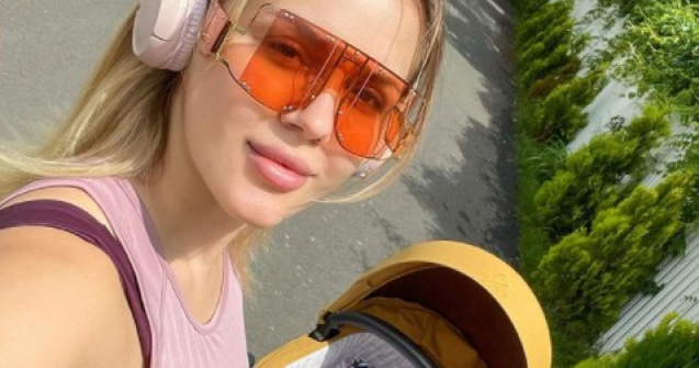 Emily Burghelea, la 8 săptămâni după naștere! Vedeta arată incredibil