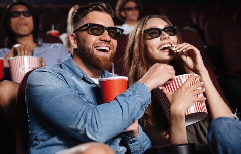 Un oraș din România oferă bilete la cinematograf pentru persoanele vaccinate