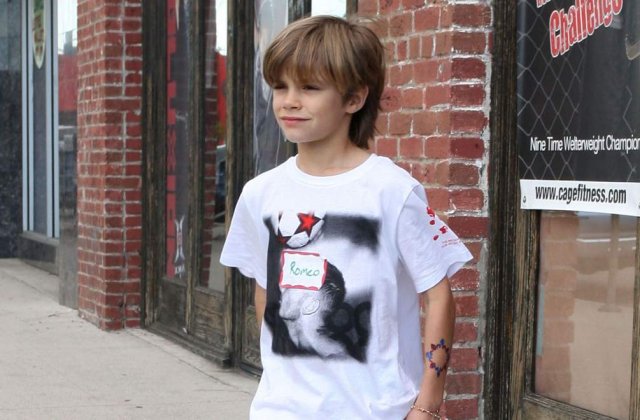 Romeo Beckham calca pe urmele tatalui sau!