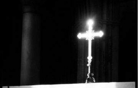  Video  Intr-o biserica din SUA slujba se tine in pielea goala