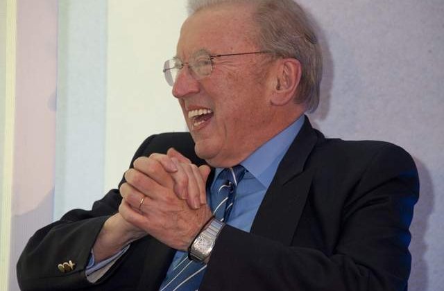 Jurnalistul si scriitorul britanic David Frost a murit la varsta de 74 de ani