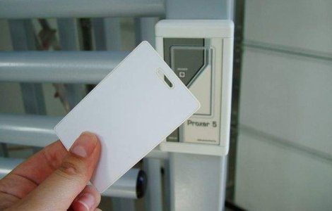 Scolile din Sectorul 1 vor introduce carduri de acces pentru elevi