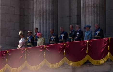 Reacția suveranei și familiei regale după nașterea fiicei lui Harry cu Meghan