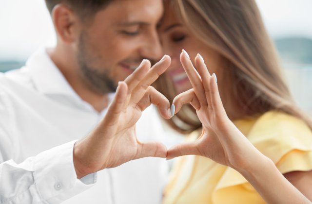 Maturitate și stabilitate emoțională! Motive pentru care să alegi un partener de viață cu câtiva ani mai în vârstă