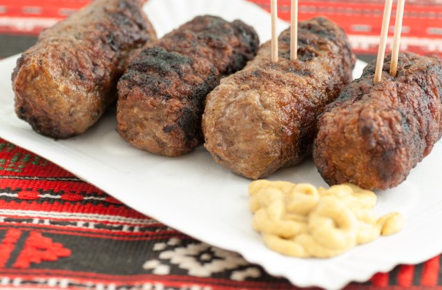 Imunizare cu mici și muștar în Sectorul 2. Fiecare vaccinat primește o porție gratis