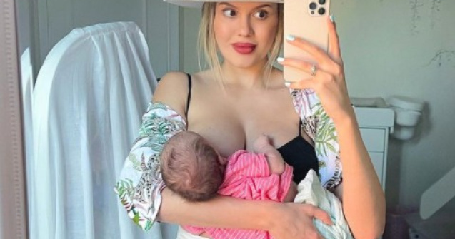 „Mami și tati au ieșit în oraș!” Cu cine a rămas acasă fetița lui Emily Burghelea