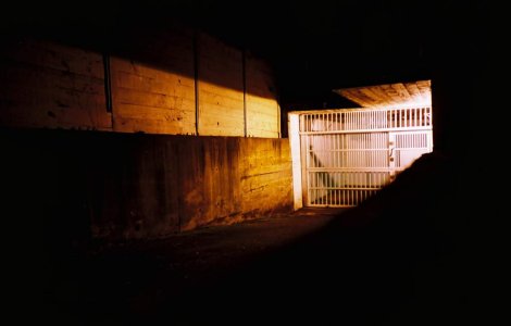 Un copil de trei ani din Dambovita a murit dupa ce a cazut intr-un beci