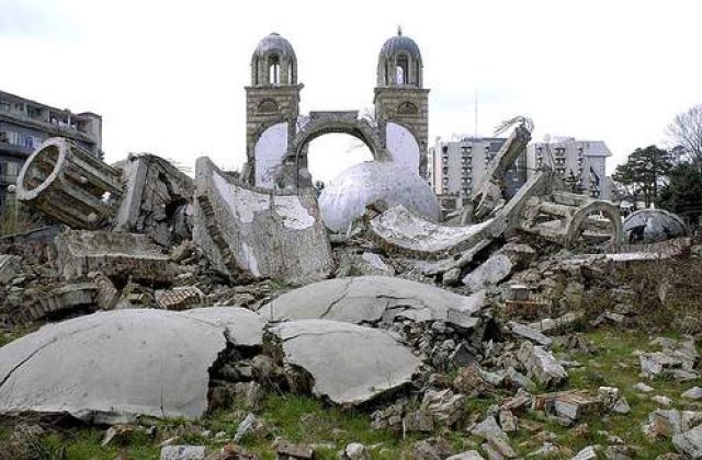 Karadzici se apara: Cauza sarbilor din Bosnia in timpul razboiului, "justa si sacra"