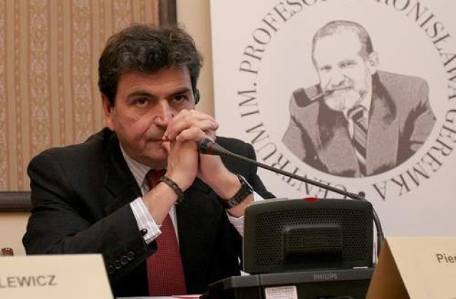 Secretarul de stat francez, acuzat de rasism pentru declaratiile facute la Bucuresti