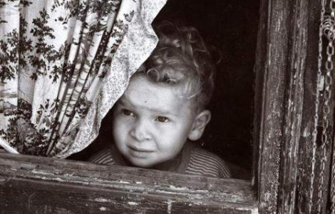 Camera Deputatilor: Parintii care pleaca la munca in strainatate trebuie sa anunte autoritatile