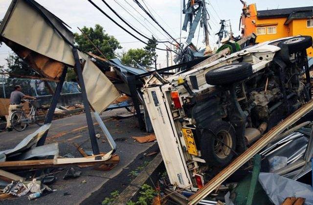 O tornada si ploi torentiale au provocat pagube insemnate in Japonia