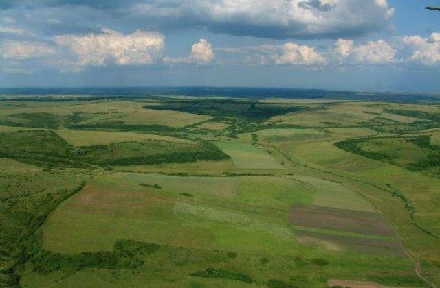 Persoanele fizice nu vor putea detine mai mult de 100 ha teren agricol extravilan