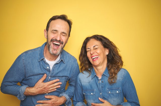 Pauza de r&acirc;s! Cele mai amuzante 10 bancuri despre soți și soții