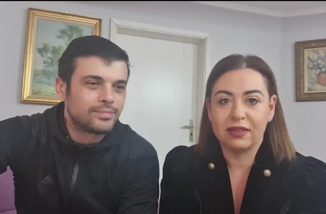 Oana Roman și Marius Elisei, din nou împreună! Prima fotografie în formulă completă după divorț. „Nu vă mai despărțiți atât!”