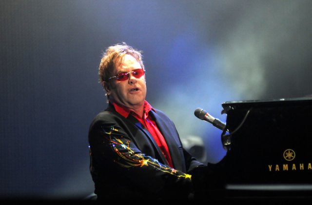Elton John avertizează în legătură cu o „catastrofă iminentă”. Cauza