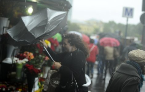ULTIMĂ ORĂ! Informare meteo de averse și vijelii în toată țara