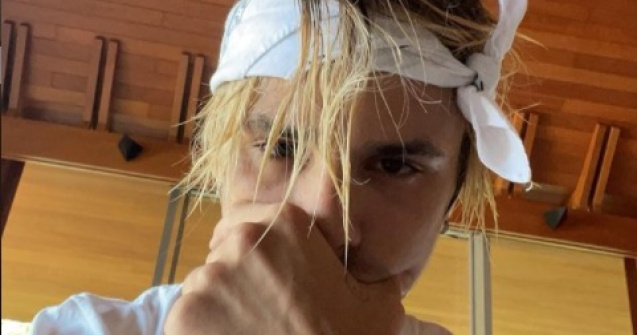 Romeo Beckham, noua imagine a casei de modă Yves Saint Laurent