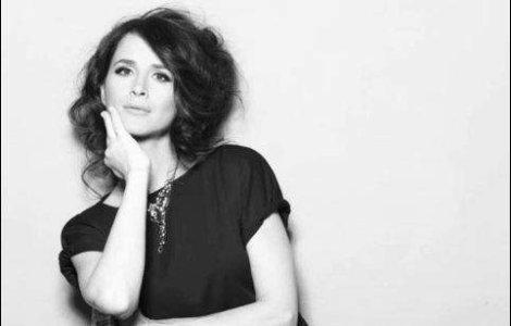  Video  Madalina Manole canta "Marea Dragoste"