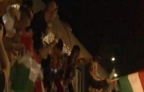 Capitala, luata cu asalt de suporterii maghiari