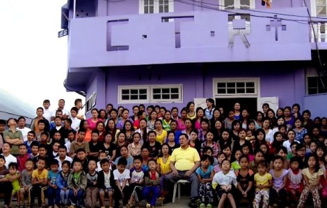 Liderul celei mai numeroase familii din lume a murit la 76 de ani