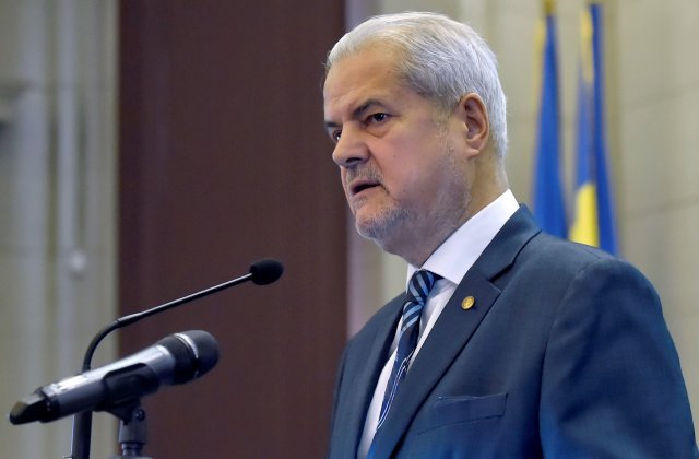 Adrian Năstase: Liberalii își pică propriul Guvern cu voturile echipei Cîțu