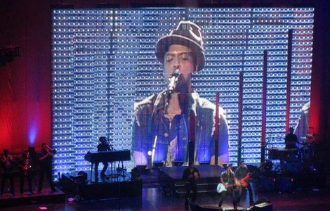 Bruno Mars va canta in finala Super Bowl, in 2014