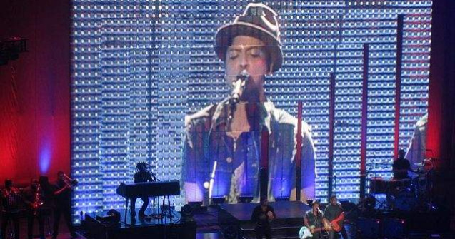Bruno Mars va canta in finala Super Bowl, in 2014