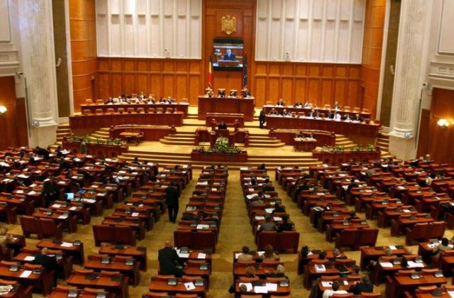 Senatorii si deputatii se reunesc astazi pentru constituirea comisiei privind Rosia Montana