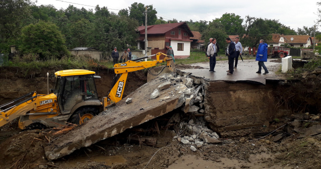 Cod portocaliu de ploi abundente în 12 județe până sâmbătă seară; Cod galben în alte 24 de județe