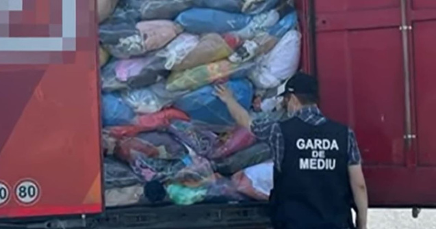 VIDEO România, groapa de gunoi a Europei. Opt automarfare cu deșeuri au fost oprite să intre în țară la Nădlac II