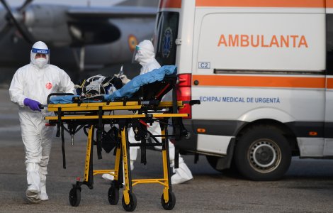 Pacient care a luat timp de un an paracetamol și algocalmin pentru a preveni infecția cu SARS-CoV-2, în stare gravă