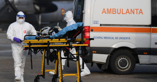 Pacient care a luat timp de un an paracetamol și algocalmin pentru a preveni infecția cu SARS-CoV-2, în stare gravă