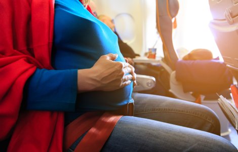  Top  5 lucruri care s-ar putea întâmpla dacă naști în timpul unui zbor cu avionul